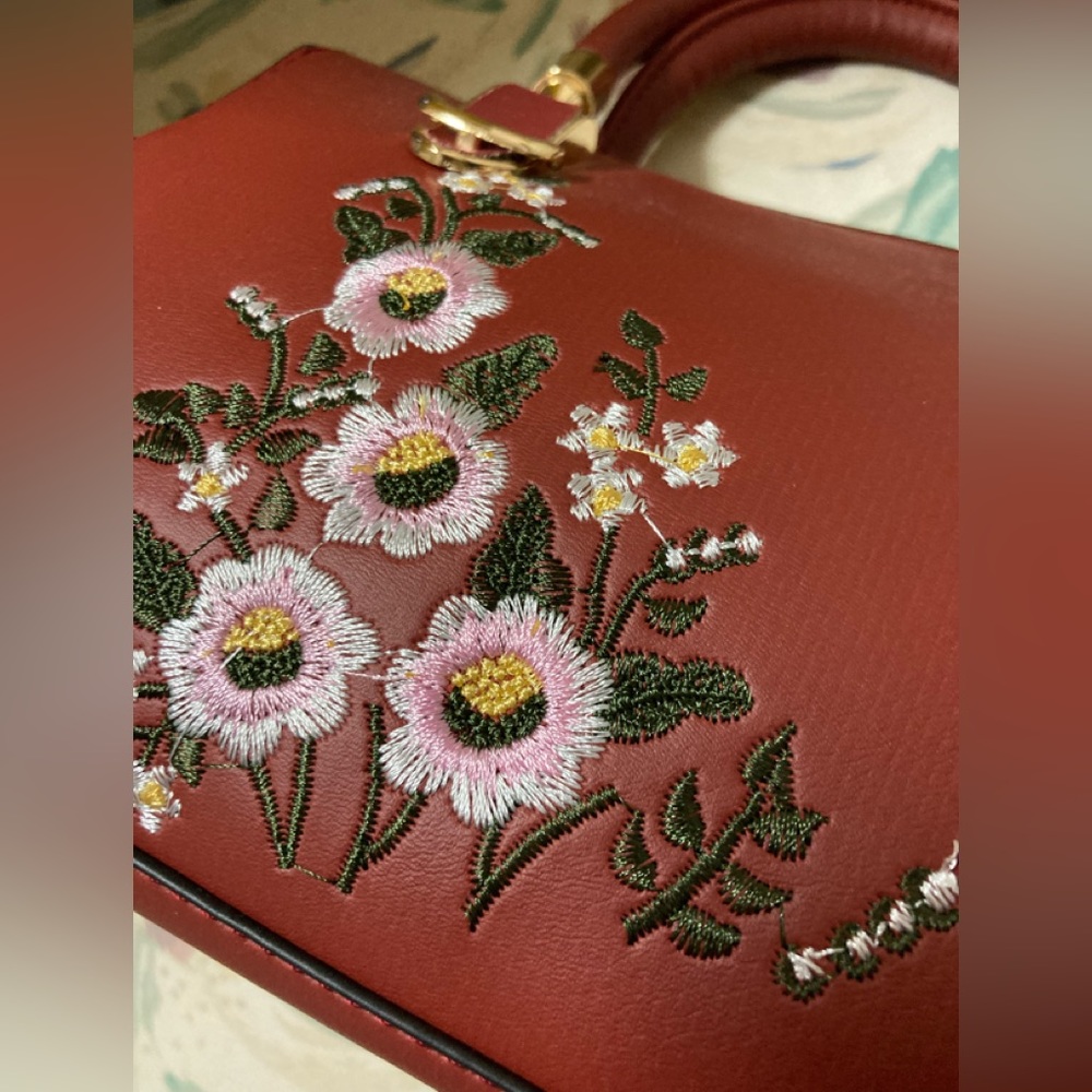 Embroidered Floral Purse Bag Pretty Pocketbook NEW Handbag!